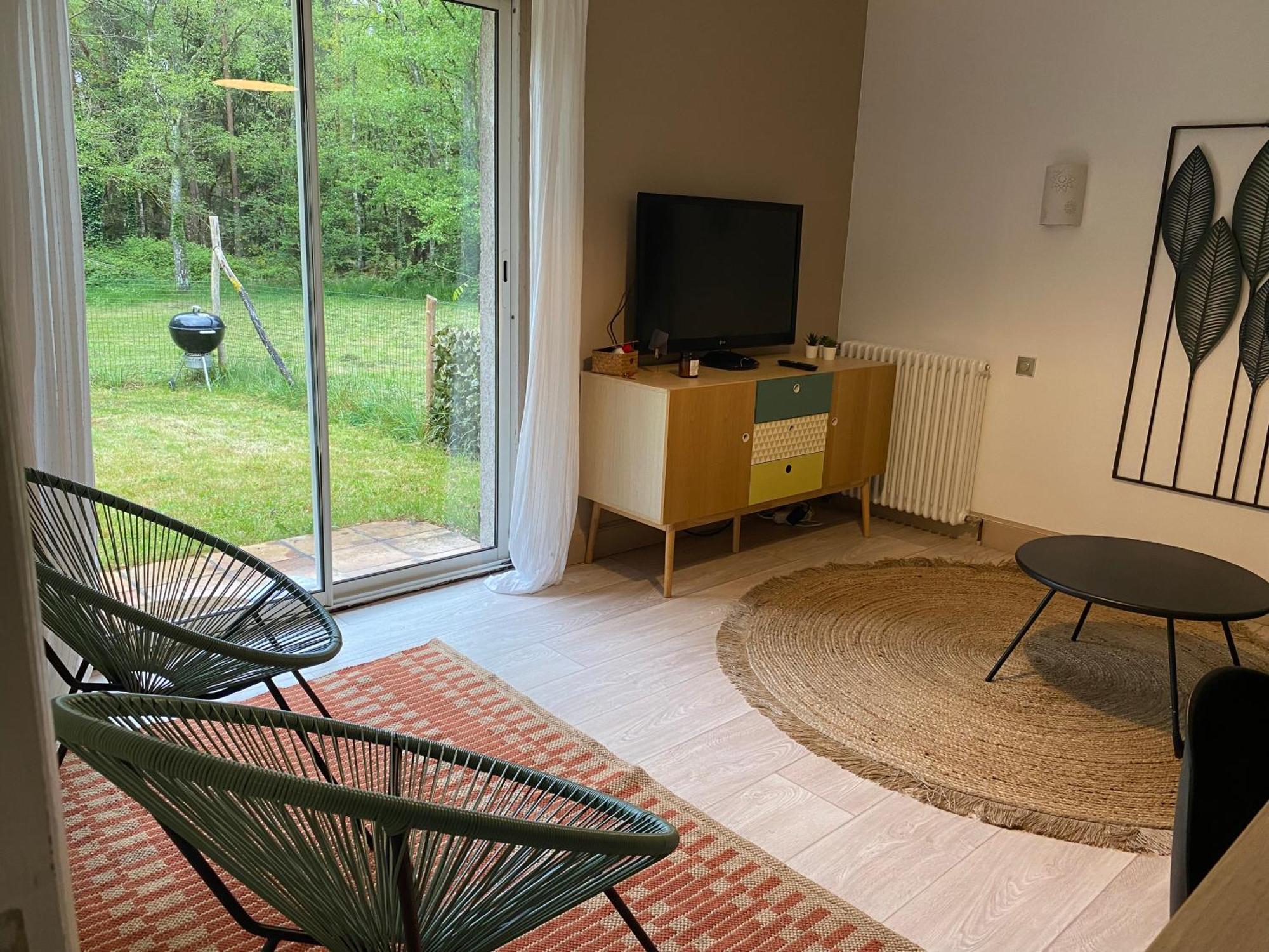 Logement Avec Acces Piscine Chaumont-sur-Tharonne Dış mekan fotoğraf
